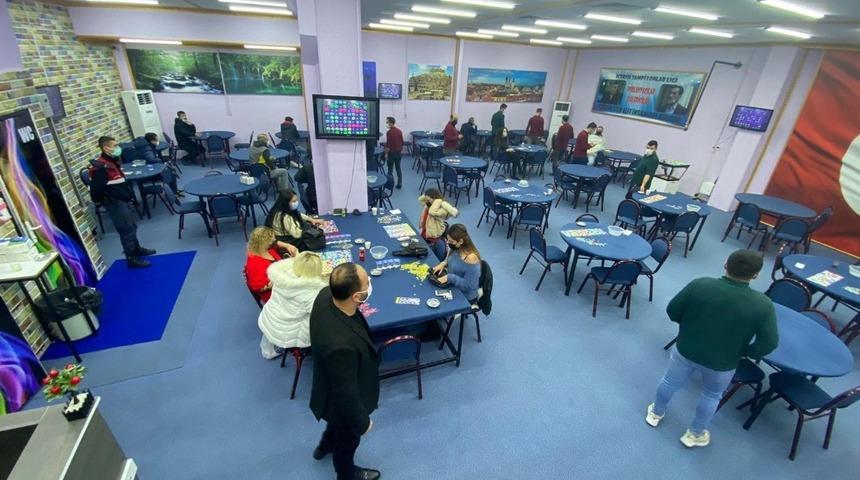 Kısıtlamaya uymayıp kumar oynayan 44 kişiye 329 bin TL ceza