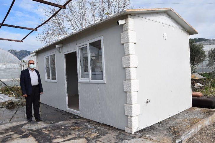 Evi yanan Nadiye teyzeye konteyner ev Antalya Haberleri
