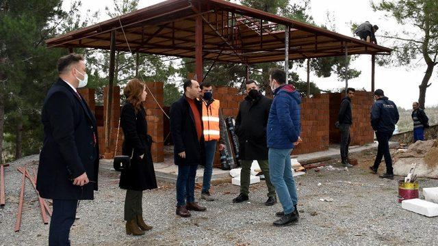 Kuşadası Yeni Asri Mezarlığında düzenleme çalışmaları sürüyor