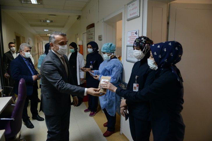 Çorum belediyesi’nden sağlık çalışanlarına kış çayı G2