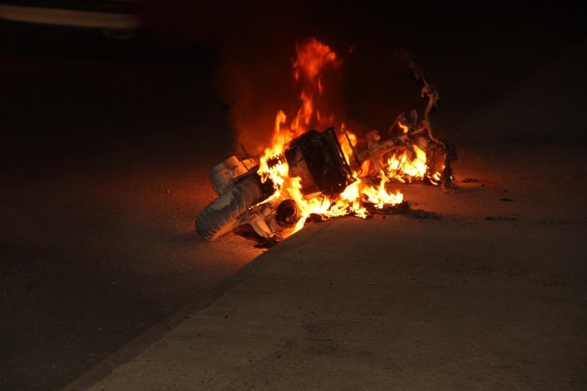 Şanlıurfa&rsquo;da seyir halindeki motosiklet alev aldı