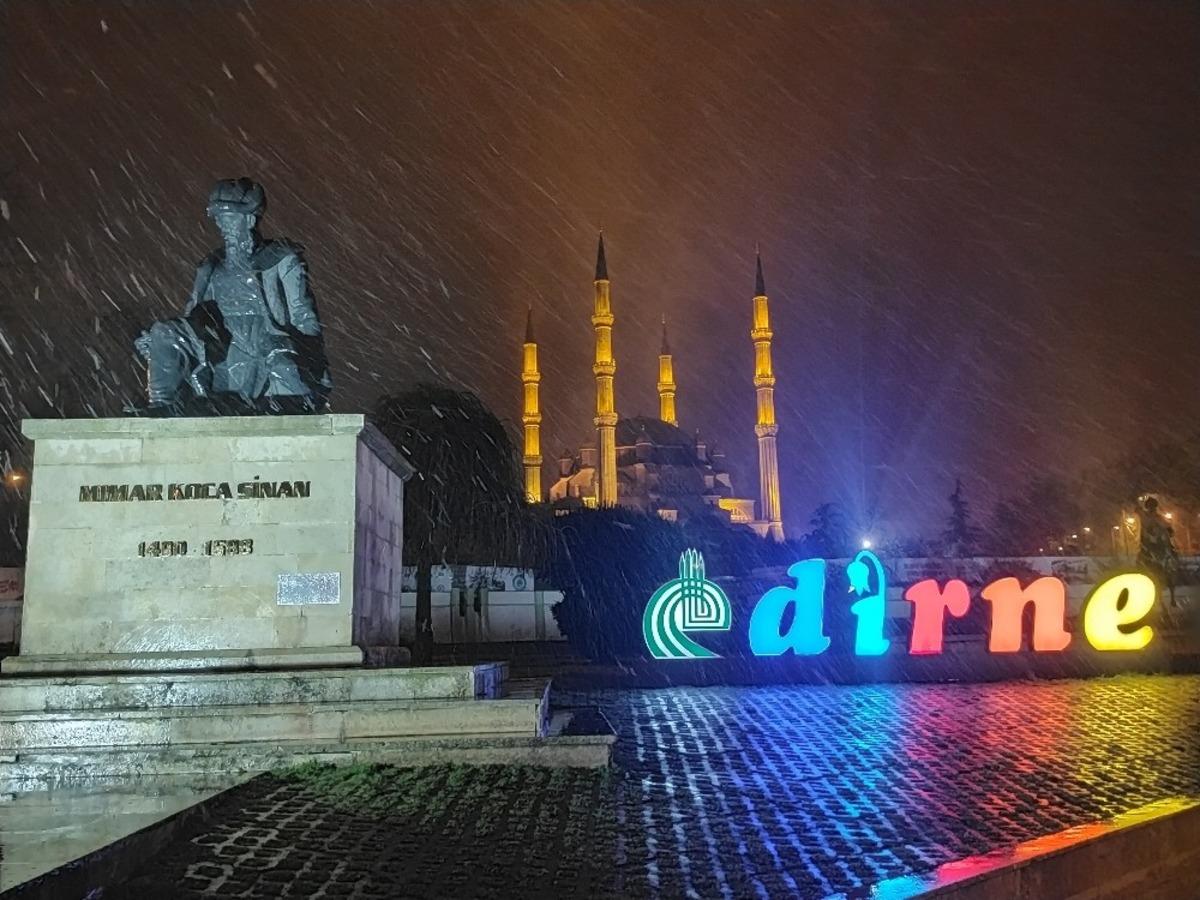 Edirne&rsquo;de kar yağışı başladı