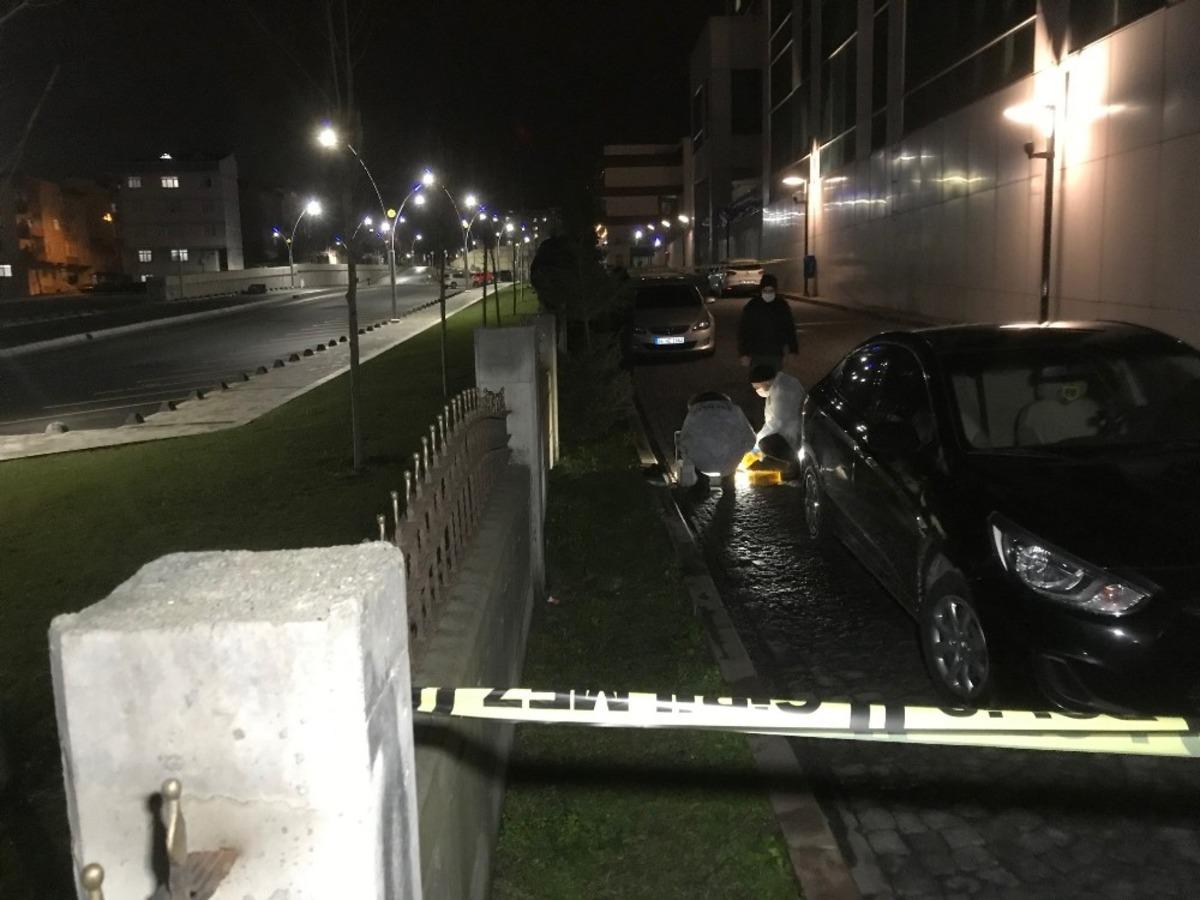 Hastane bah&ccedil;esinde amca-yeğene silahlı saldırı