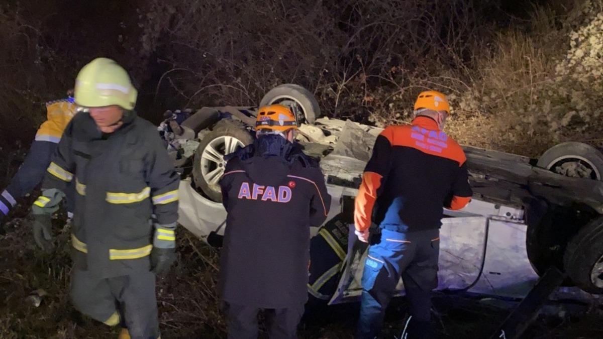 Sokağa &ccedil;ıkma kısıtlamasını ihlal eden ehliyetsiz s&uuml;r&uuml;c&uuml; otomobille takla attı