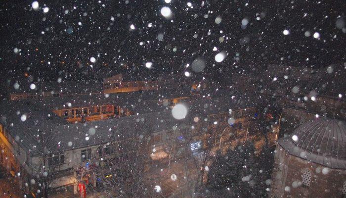 Balkanlar'dan gelen kar yağışı yurda girdi, İstanbul'un kapısına dayandı