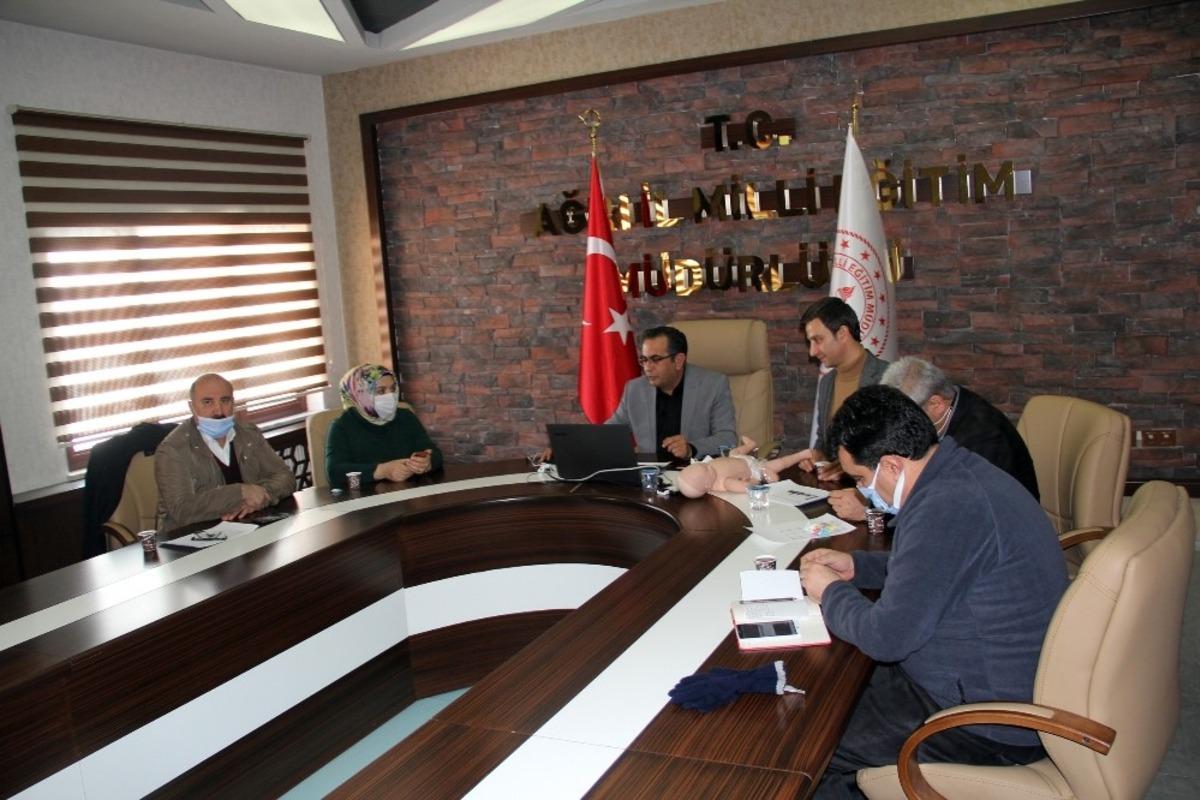 Ağrı&rsquo;da &ouml;ğretmenlere ilkyardım eğitimi
