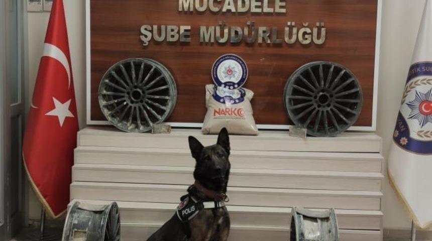 Van&rsquo;da 14 kilo eroin ele ge&ccedil;irildi