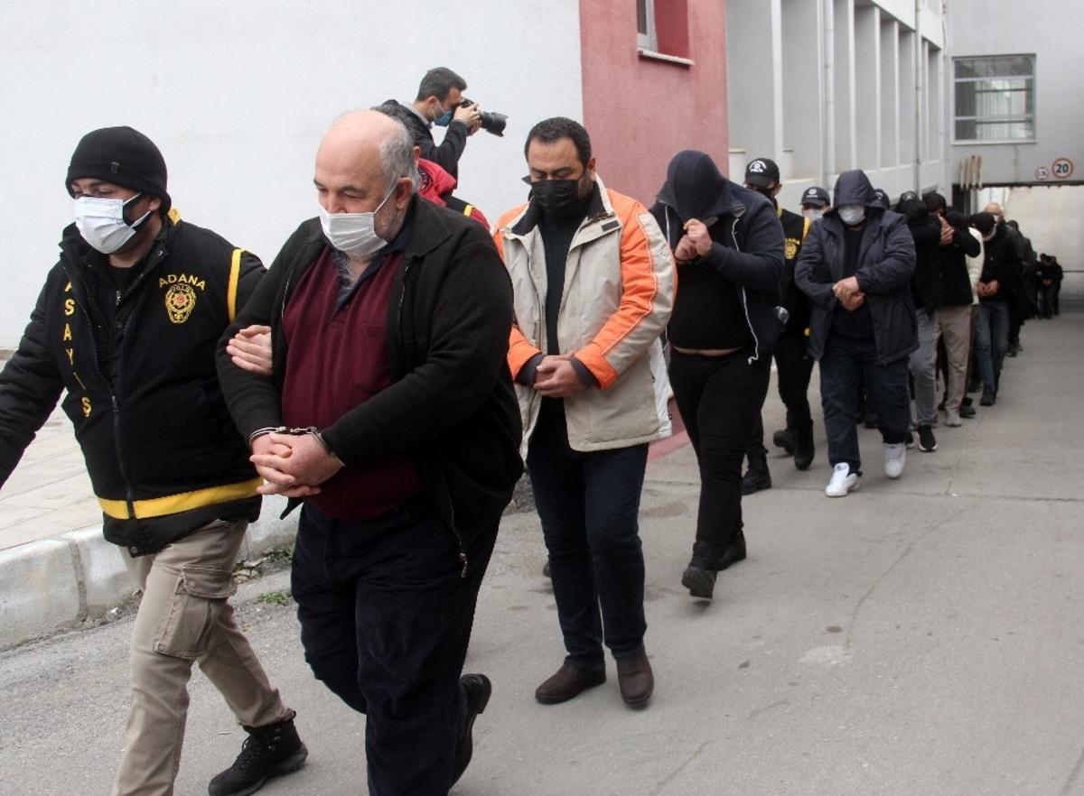 Oto hırsızlık &ccedil;etesine 20 tutuklama