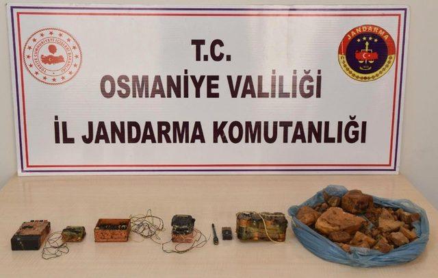 PKK&rsquo;ya ait sığınakta patlayıcı ve yaşam malzemesi ele ge&ccedil;irildi 1
