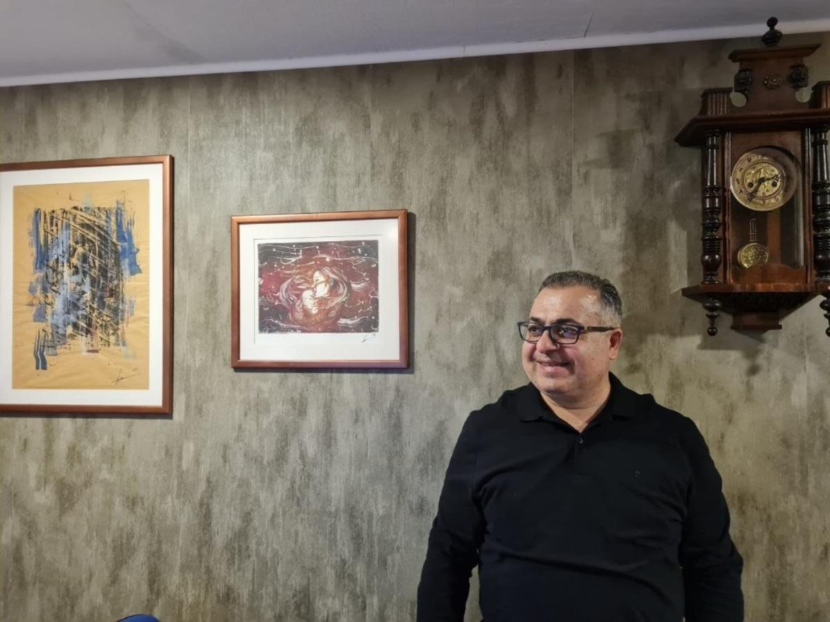 (&Ouml;zel) &Uuml;nl&uuml; şair Abdurrahman Delen&rsquo;e Hali&ccedil;&rsquo;te &ldquo;makas&rdquo; şoku