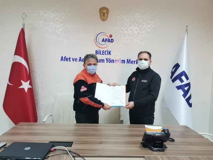İzmir Valisi Köşger’den Bilecik AFAD personeline teşekkür mektubu G1
