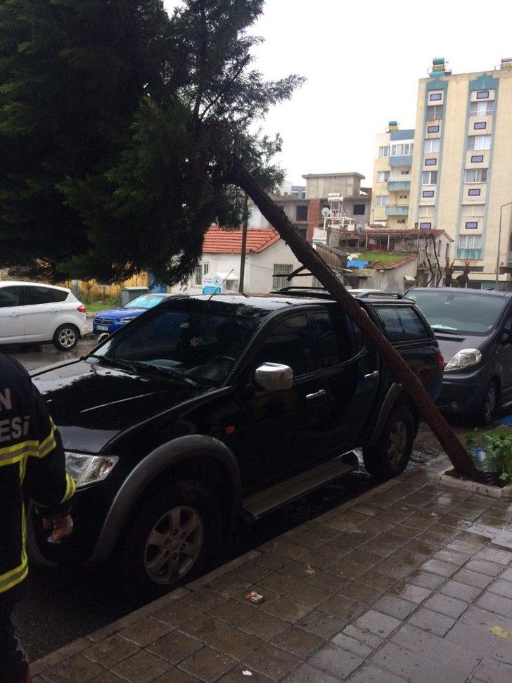 Söke’de sağanak yağış ve fırtına etkili oldu G5