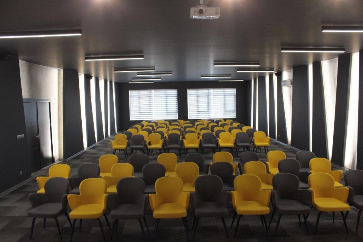 Hayırsever Şadi Korkmaz&rsquo;dan B&uuml;nyan MYO&rsquo;ya &lsquo;&Ccedil;ok Ama&ccedil;lı Salon&rsquo; desteği