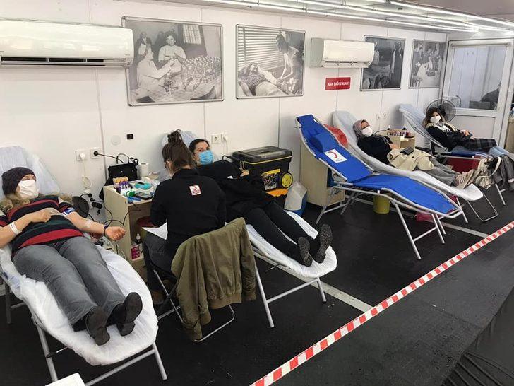 Karacasu Belediye Başkanı İnal’dan kan bağışı G1