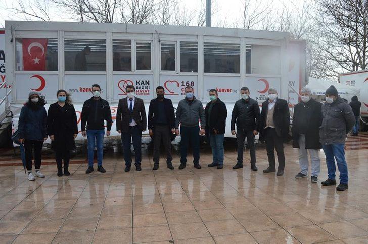 Karacasu Belediye Başkanı İnal’dan kan bağışı G4