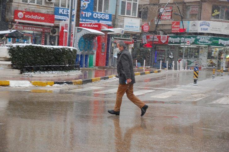 Keşanlılar bembeyaz bir güne uyandı G4