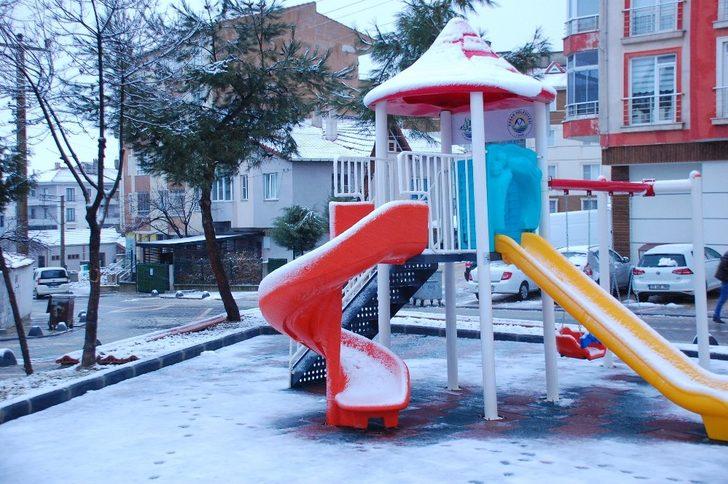 Keşanlılar bembeyaz bir güne uyandı G5