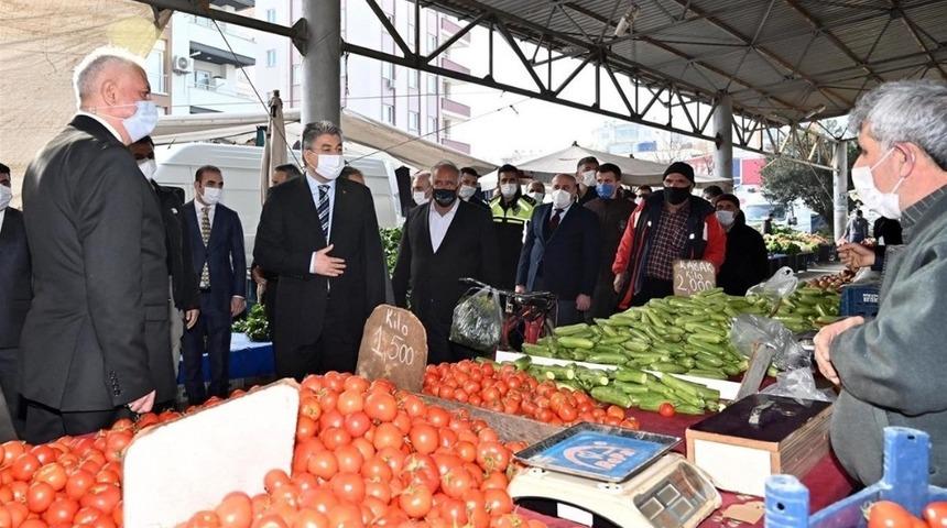 Vali Yılmaz’dan semt pazarında korona virüs denetimi