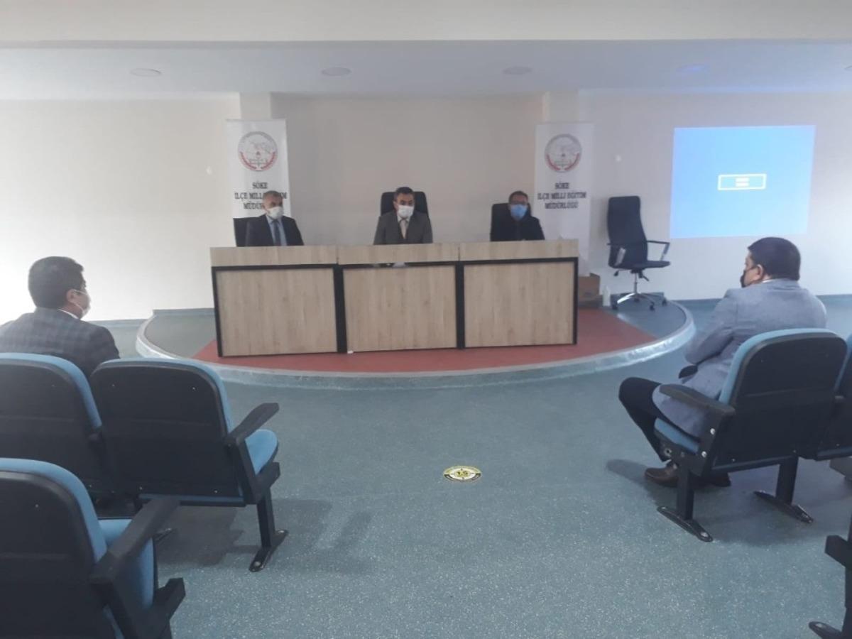 Kaymakam Zeybek, okul m&uuml;d&uuml;rleri ile bir araya geldi