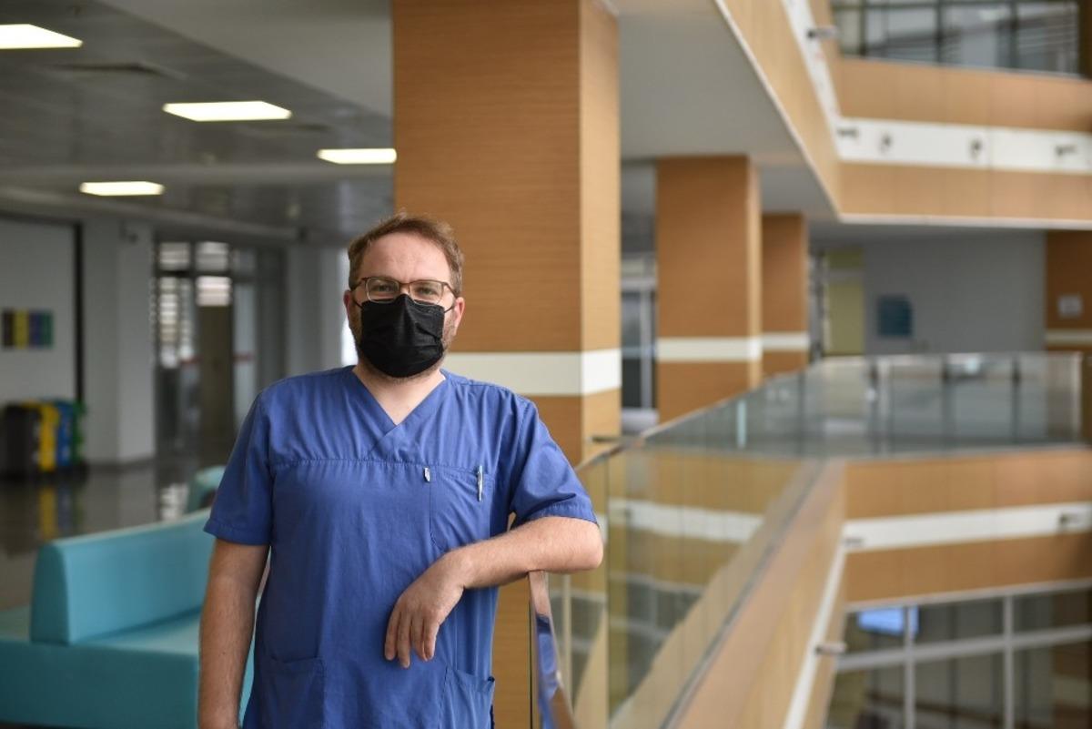 Korona vir&uuml;s&uuml; ağır atlatmış sağlık &ccedil;alışanlarından vatandaşlara uyarı