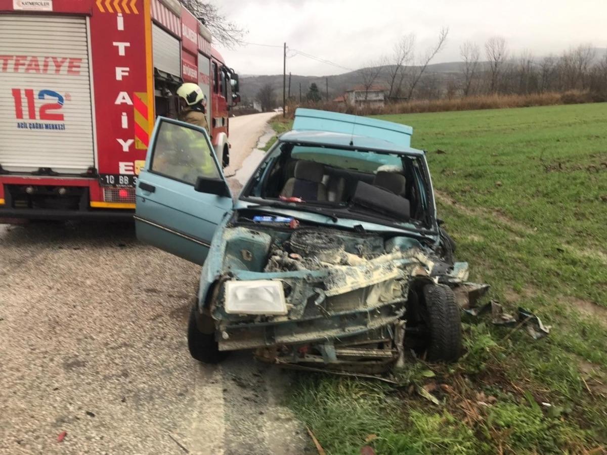 Kepsut&rsquo;ta trafik kazası: 2 yaralı