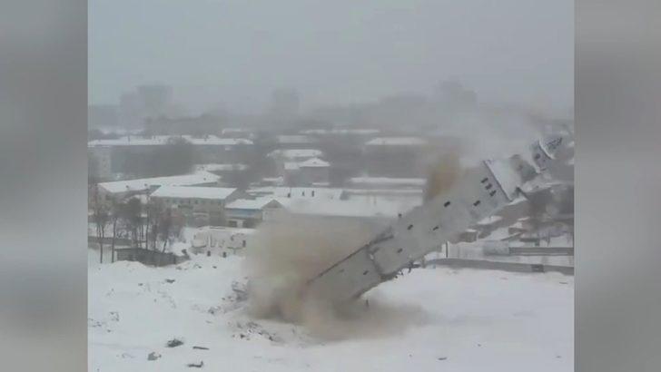 Rusya'da 40 metrelik tahıl asansörü 5 saniyede yıkıldı G1
