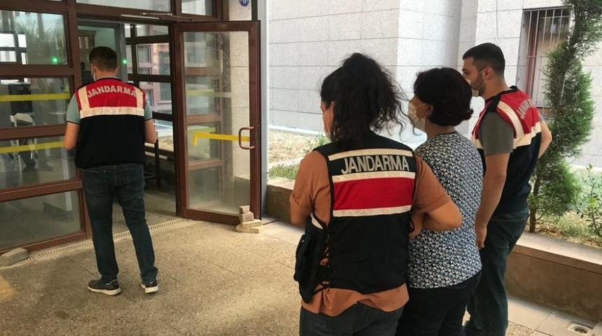 Suriye uyruklu 2 ter&ouml;rist İzmir&rsquo;de yakalandı