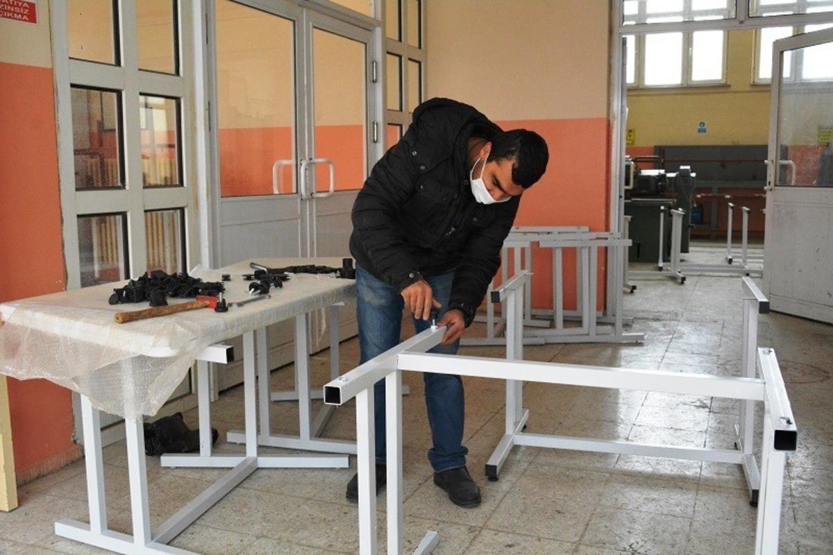 &Ouml;zel &ouml;ğrencilerden &uuml;retime katkı