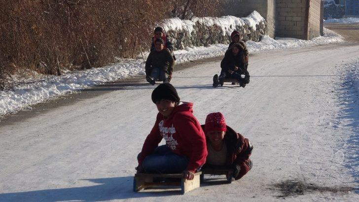 Kar yağışı en çok onları sevindiriyor G3
