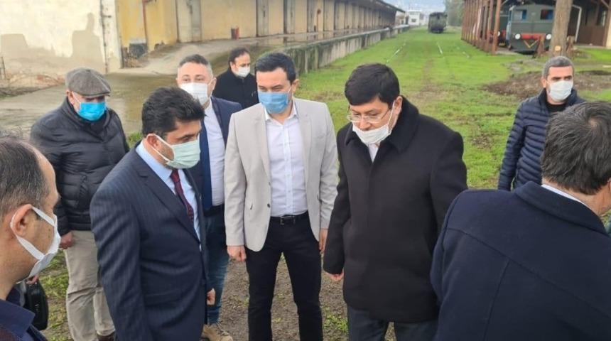 Rekt&ouml;r Aldemir, S&uuml;mer Basma Fabrikası&rsquo;nda incelemelerde bulundu