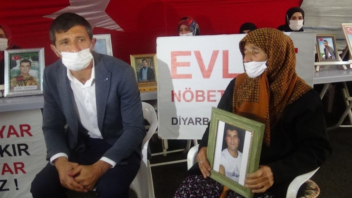 HDP &ouml;n&uuml;ndeki evlat n&ouml;beti eylemine bir aile daha katıldı
