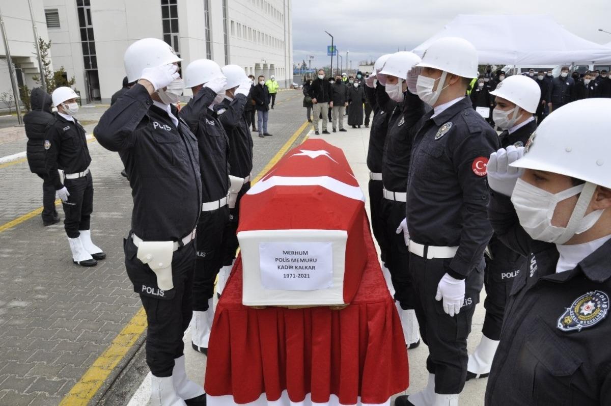 Polis memuruna h&uuml;z&uuml;nl&uuml; veda