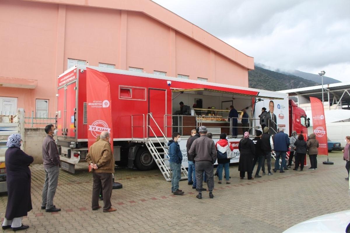 Halk Et Tırı&rsquo;nda bir g&uuml;nde bir ton et &uuml;r&uuml;n&uuml; satıldı