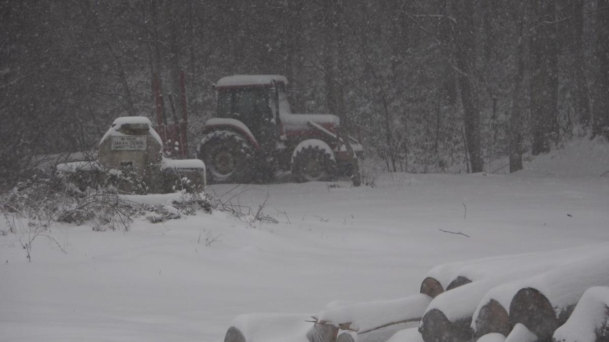 Kırklareli&rsquo;nin y&uuml;ksek kesimlerinde kar etkili oldu: 38 k&ouml;y yolu kapalı
