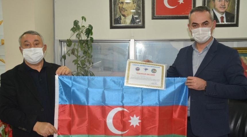 &Uuml;nsal&rsquo;dan Ak Parti Merkez İl&ccedil;e Başkanına teşekk&uuml;r belgesi