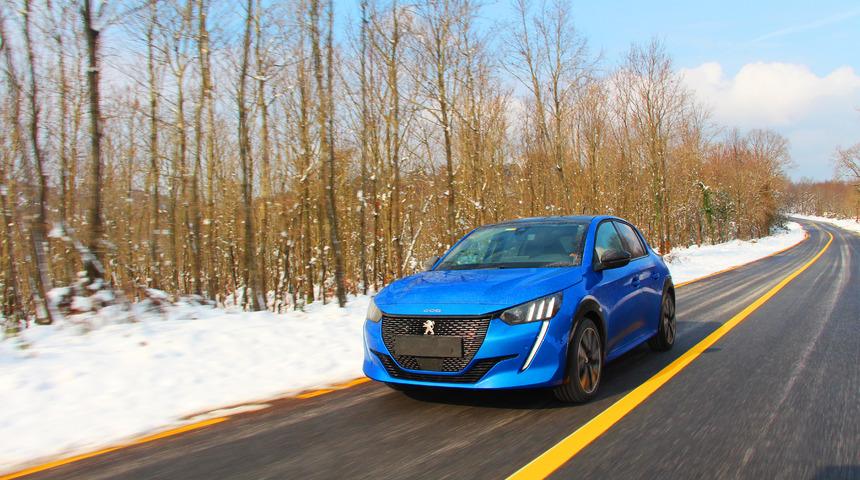 Yeni Peugeot 208 1.2 Purtech 130 Bg EAT8 GT test ettik! Yeni Peugeot 208 alınır mı? Yeni Peugeot 208 kaç para? Yeni 208 ne kadar yakıyor? Yeni Peugeot 208'in bagajı kaç litre?