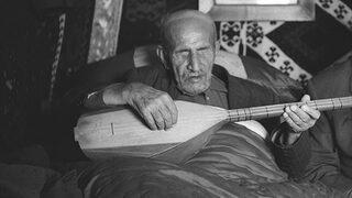 Aşık Veysel'e ait olduğu iddia edilen 'Çay var içersen' sözü tartışma konusu oldu