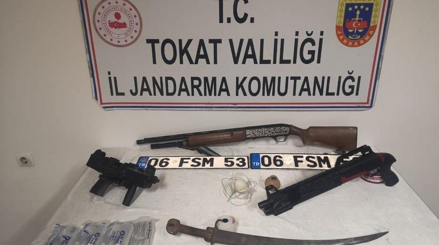 Uyuşturucu operasyonunda d&ouml;n&uuml;şt&uuml;r&uuml;lm&uuml;ş uzi ele ge&ccedil;irildi