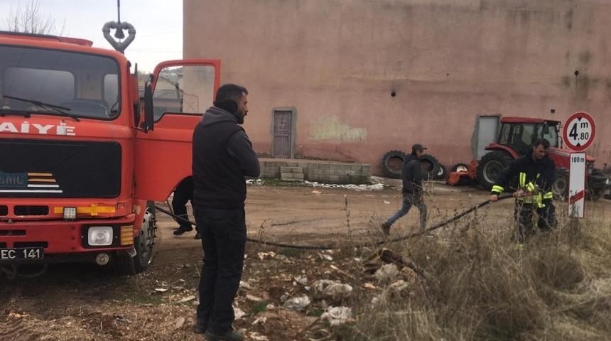 Y&uuml;ksek gerilim hattı altında yangın