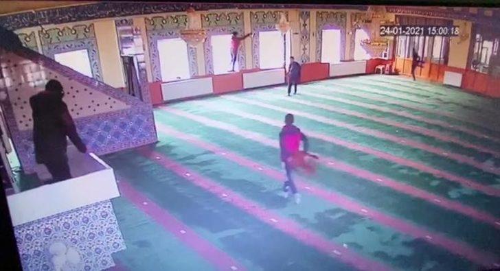 5 çocuğun yangın tüpü sıkıp zarar verdiği caminin cemaati: "Yaşananlara üzüldük" G5