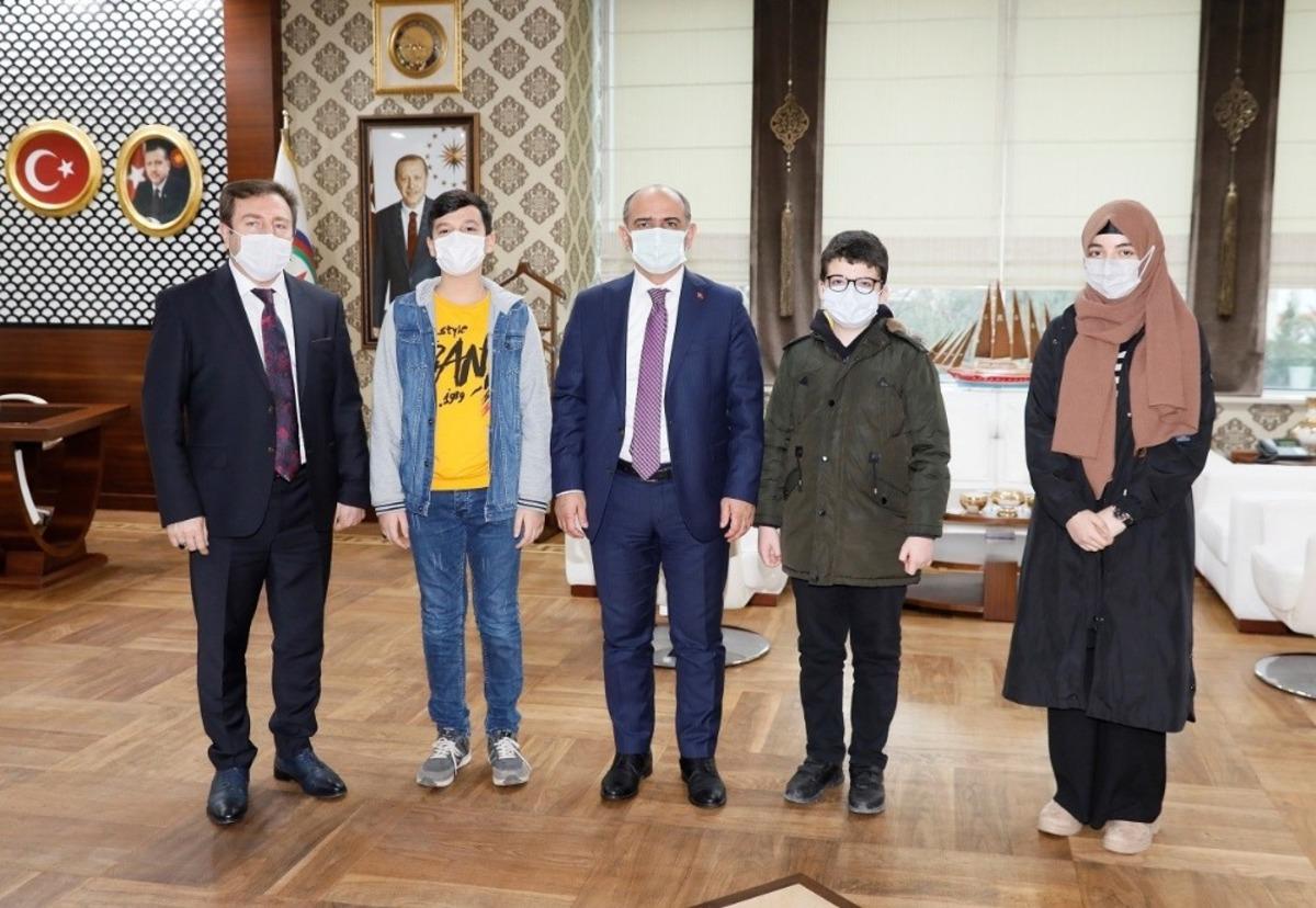 K&ouml;rfez&rsquo;de dereceye giren &ouml;ğrenciler &ouml;d&uuml;llendirildi