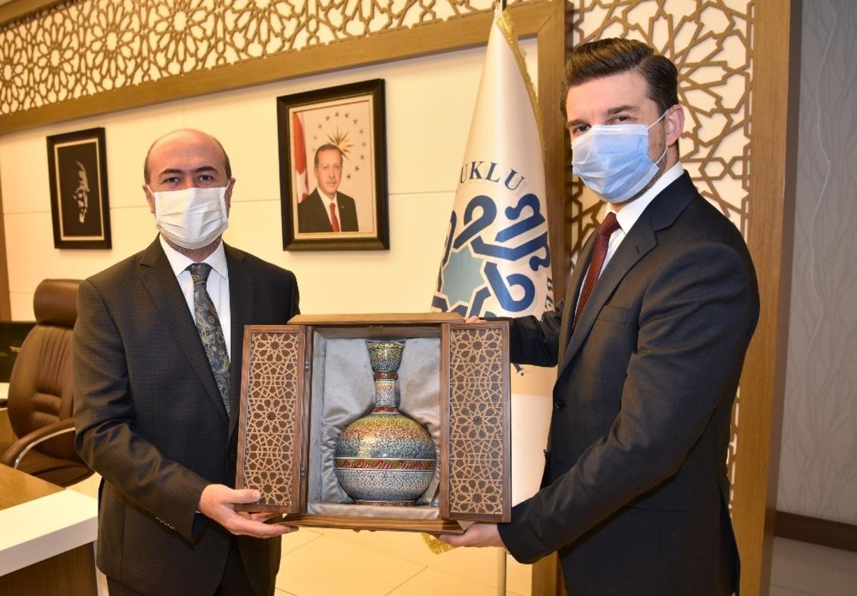 Bosna Hersek B&uuml;y&uuml;kel&ccedil;isi Alagic&rsquo;ten Başkan Pekyatırmacı&rsquo;ya ziyaret