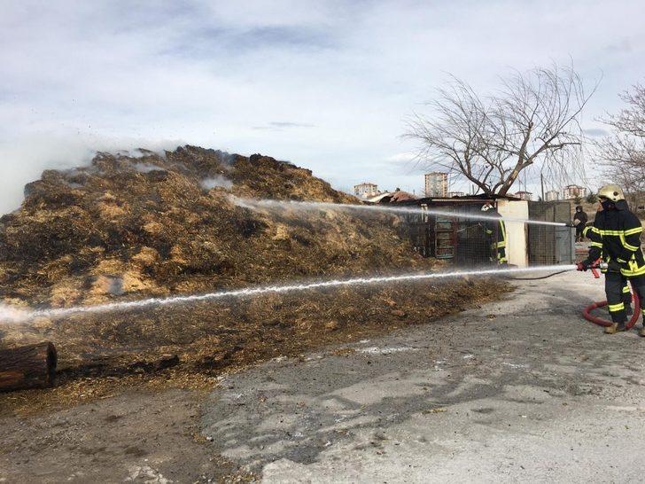 Alev alan saman balyaları ekipleri harekete geçirdi G3