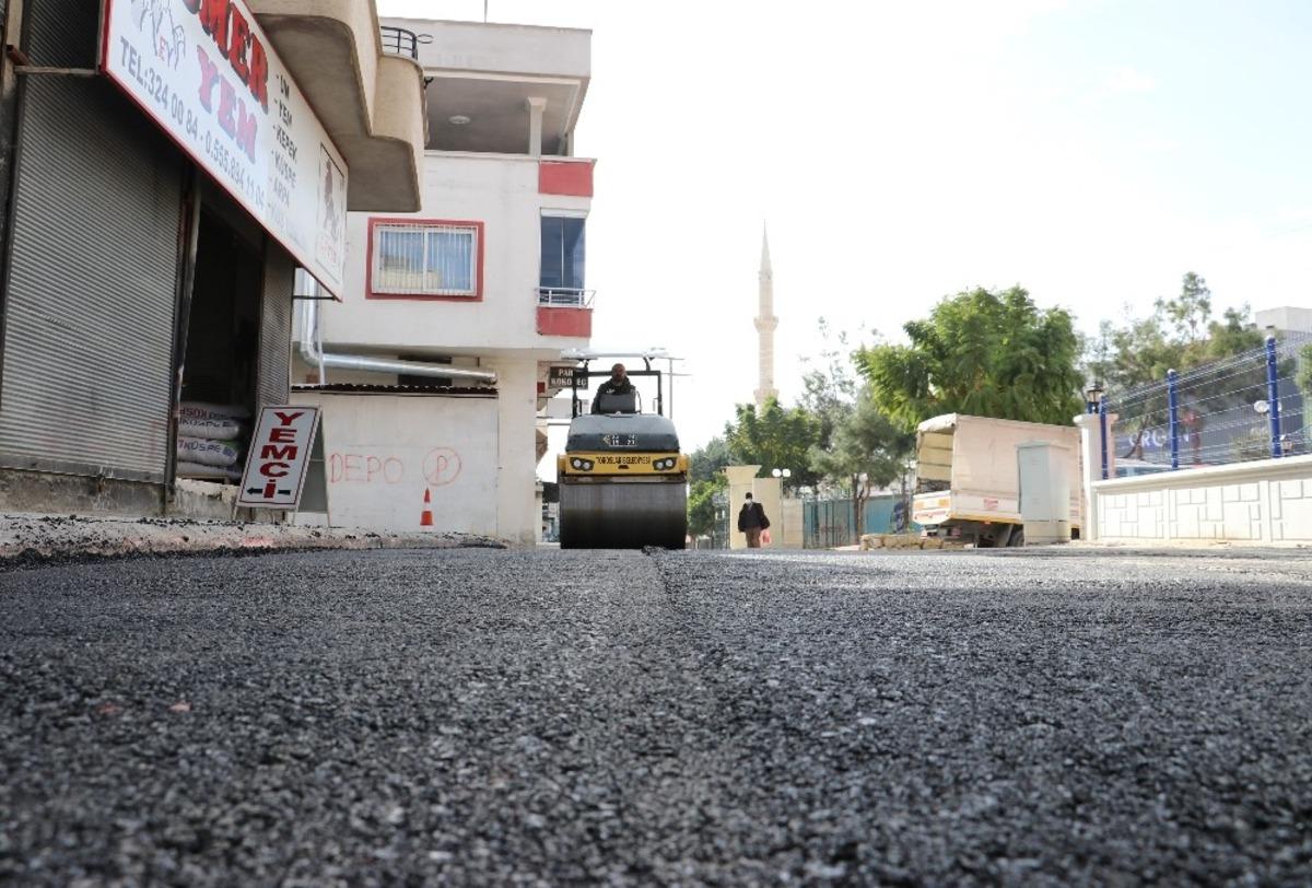 Toroslar&rsquo;da sıcak asfalt &ccedil;alışmaları devam ediyor