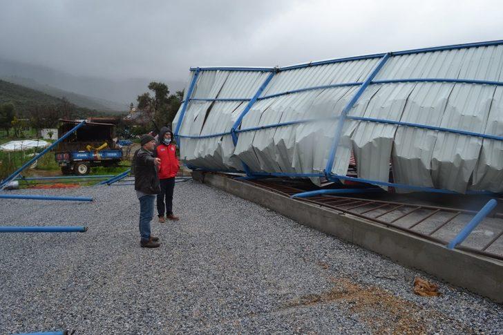 Milas’ta fırtına dev çatıyı kağıt gibi savurdu G4