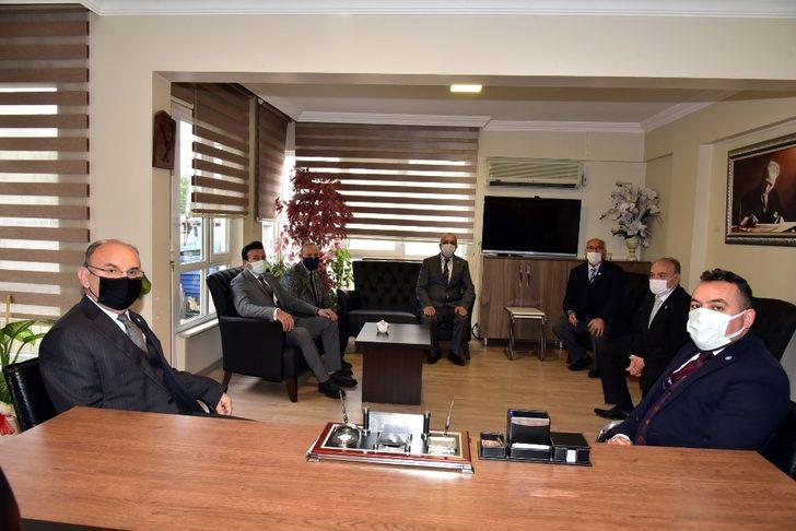 Vali Karadeniz’den siyasi parti il başkanlarına ziyaret G3