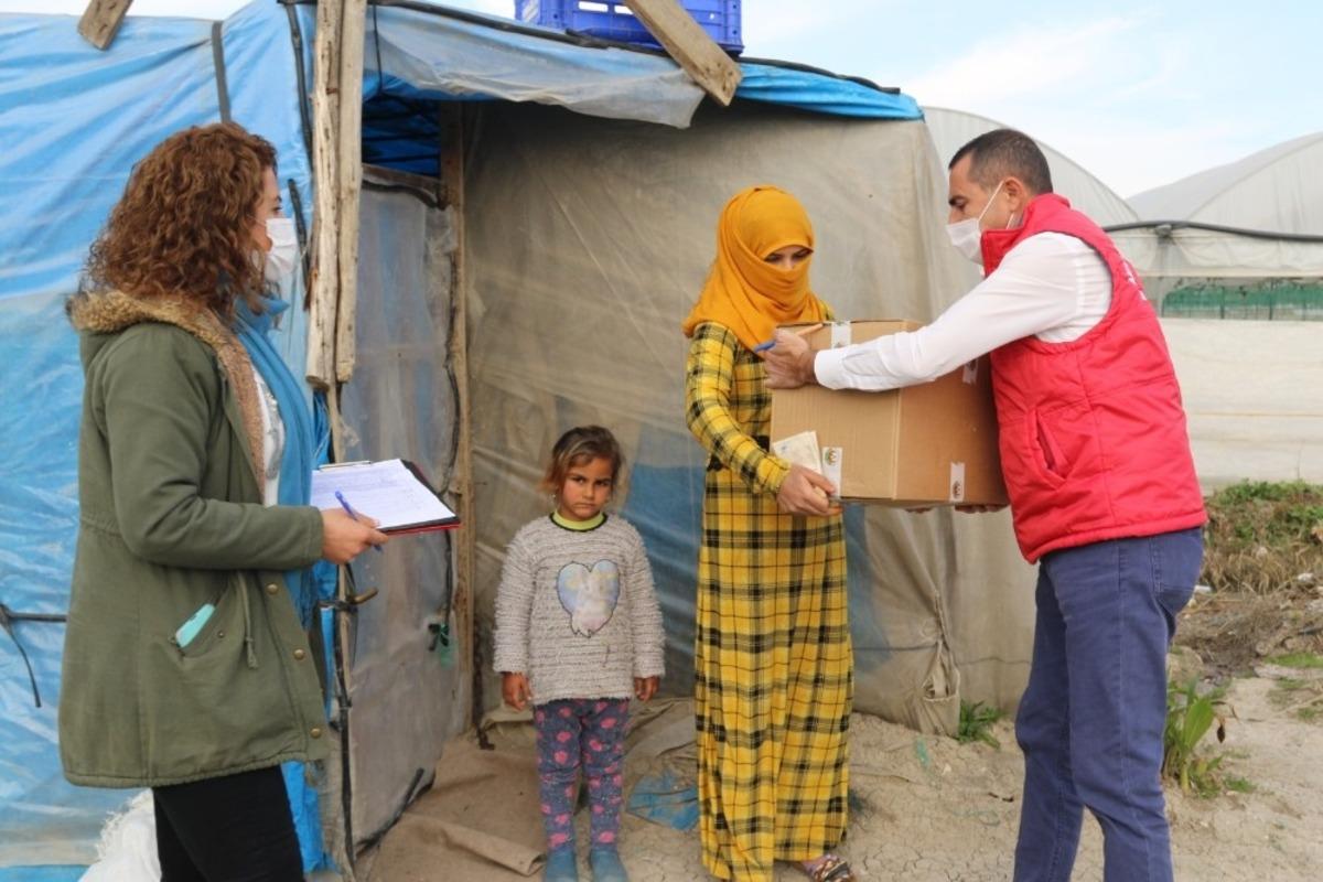 Akdeniz Kaymakamlığından mevsimlik iş&ccedil;ilere yardım eli