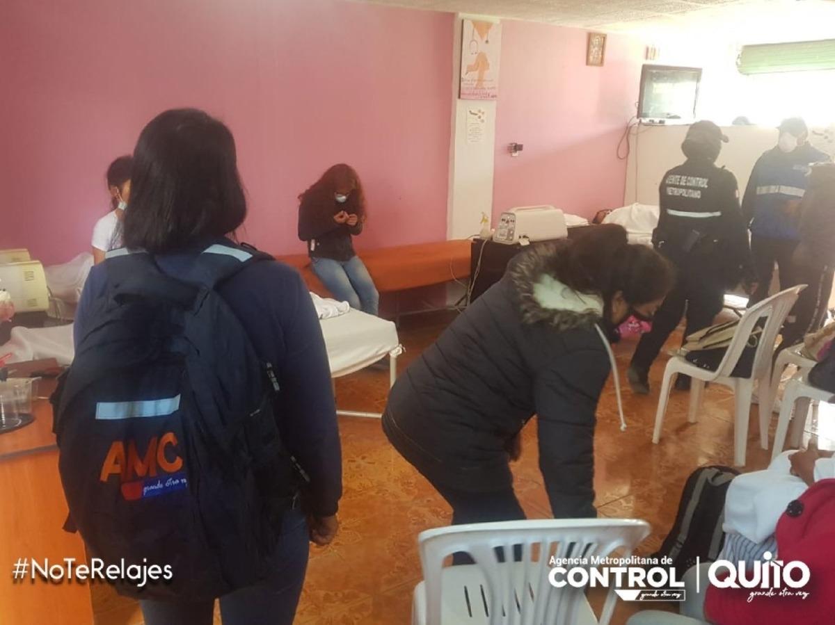 Ekvador&rsquo;da sahte Covid-19 aşısı yapılan kliniğe baskın