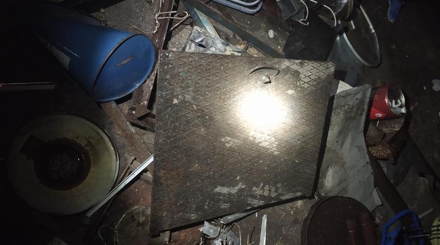 Başkent&rsquo;te demir kapak hırsızları bek&ccedil;ilerden ka&ccedil;amadı