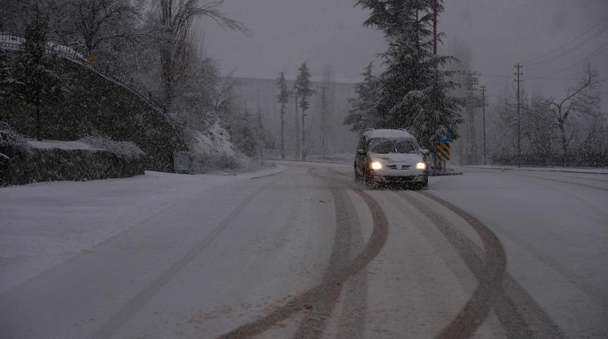 Konya, beyaza b&uuml;r&uuml;nd&uuml;